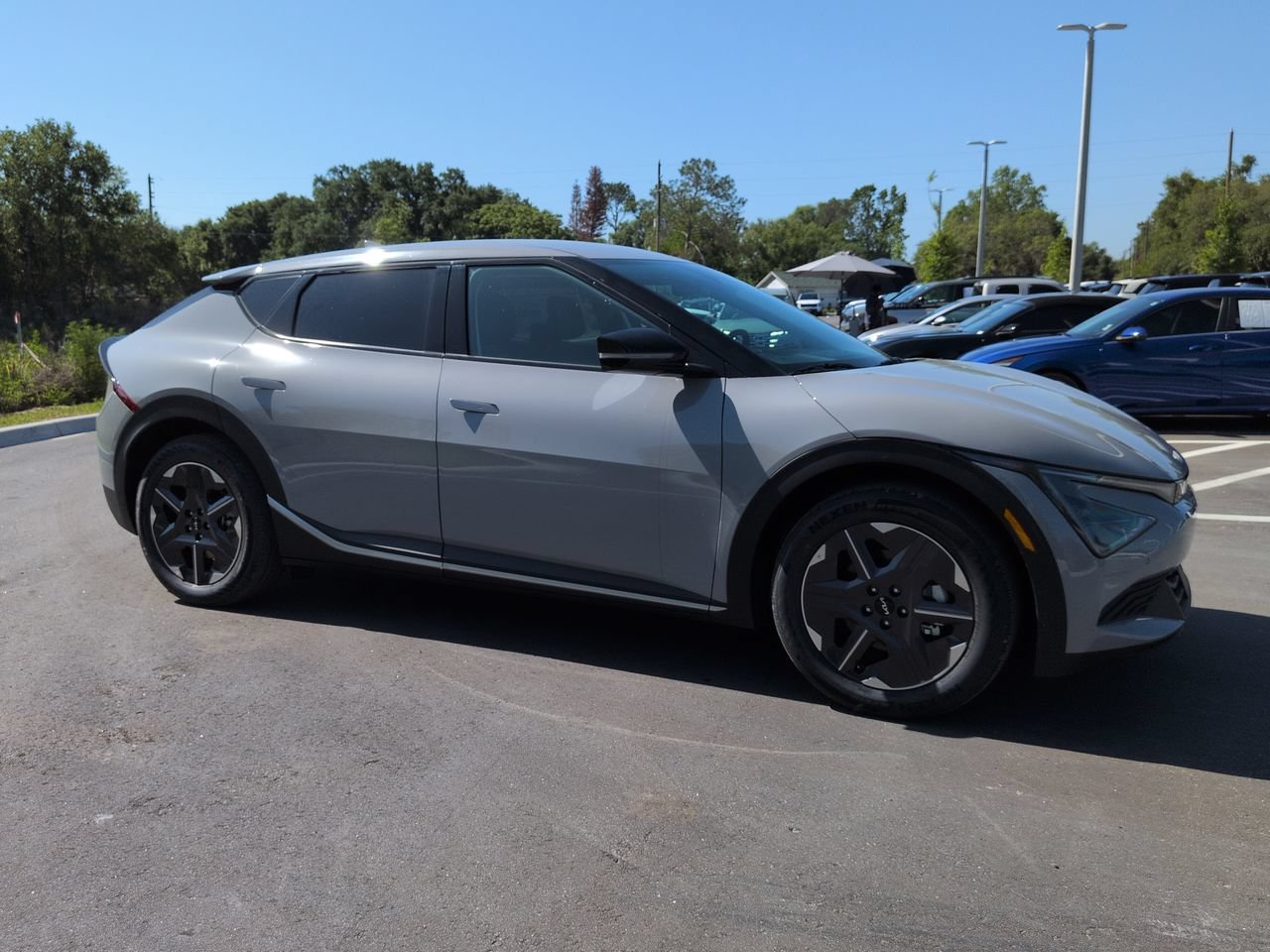New 2026 Wolf Gray Kia Light Long Range image 2