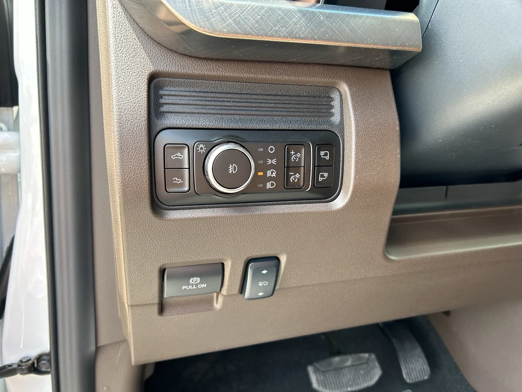 New 2026 Star White Metallic Tri-Coat Ford F-350® King Ranch® image 7