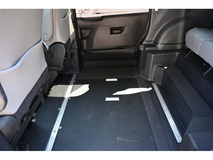 2025 Toyota Sienna XLE - Photo 27