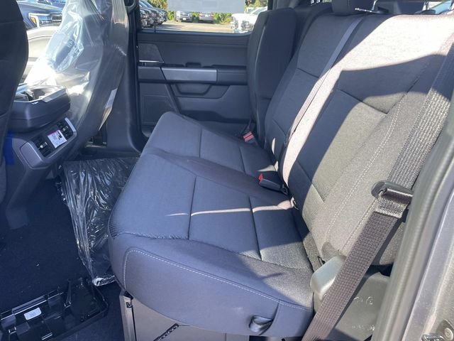 New 2026 Carbonized Gray Metallic Ford XLT image 7