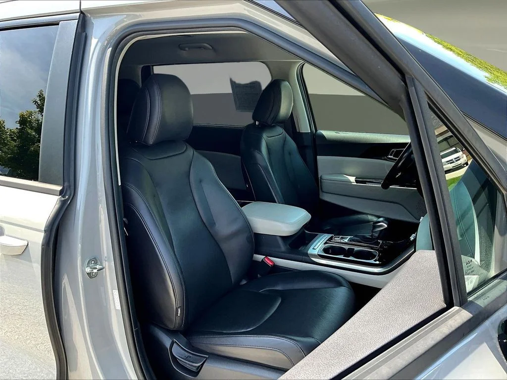 Certified Used 2023 White Kia EX image 31