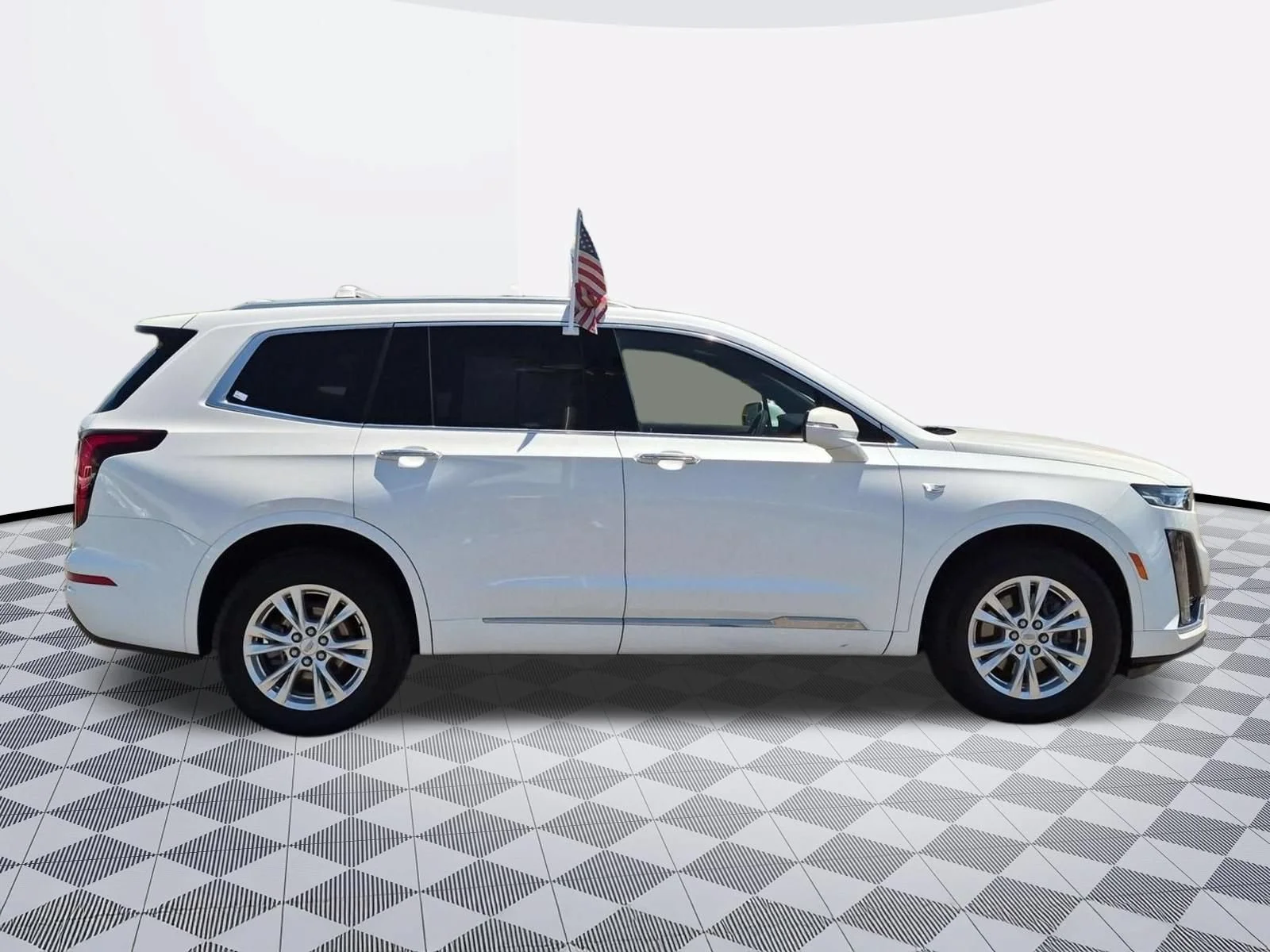 Used 2024 Crystal White Tricoat Cadillac AWD Luxury image 8