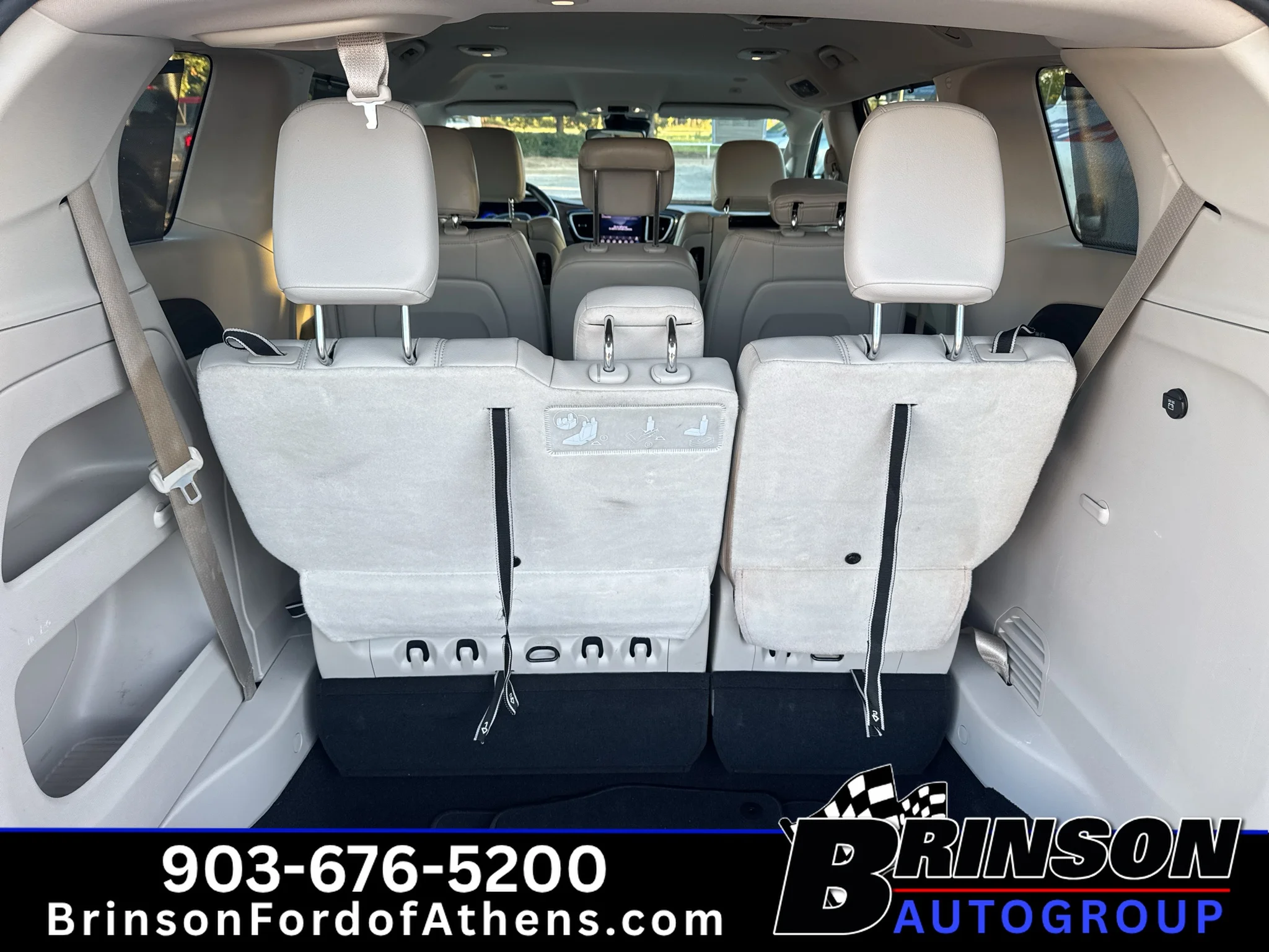 Used 2019 Brilliant Black Crystal Pearlcoat Chrysler Touring L Plus image 20