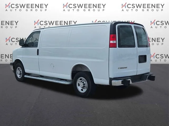 Used 2025 Summit White Chevrolet WT image 3