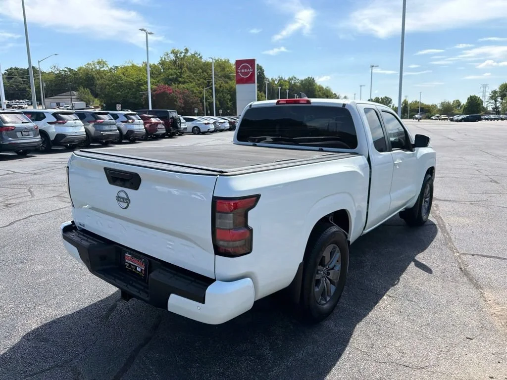 Used 2025 Glacier White Nissan SV image 9