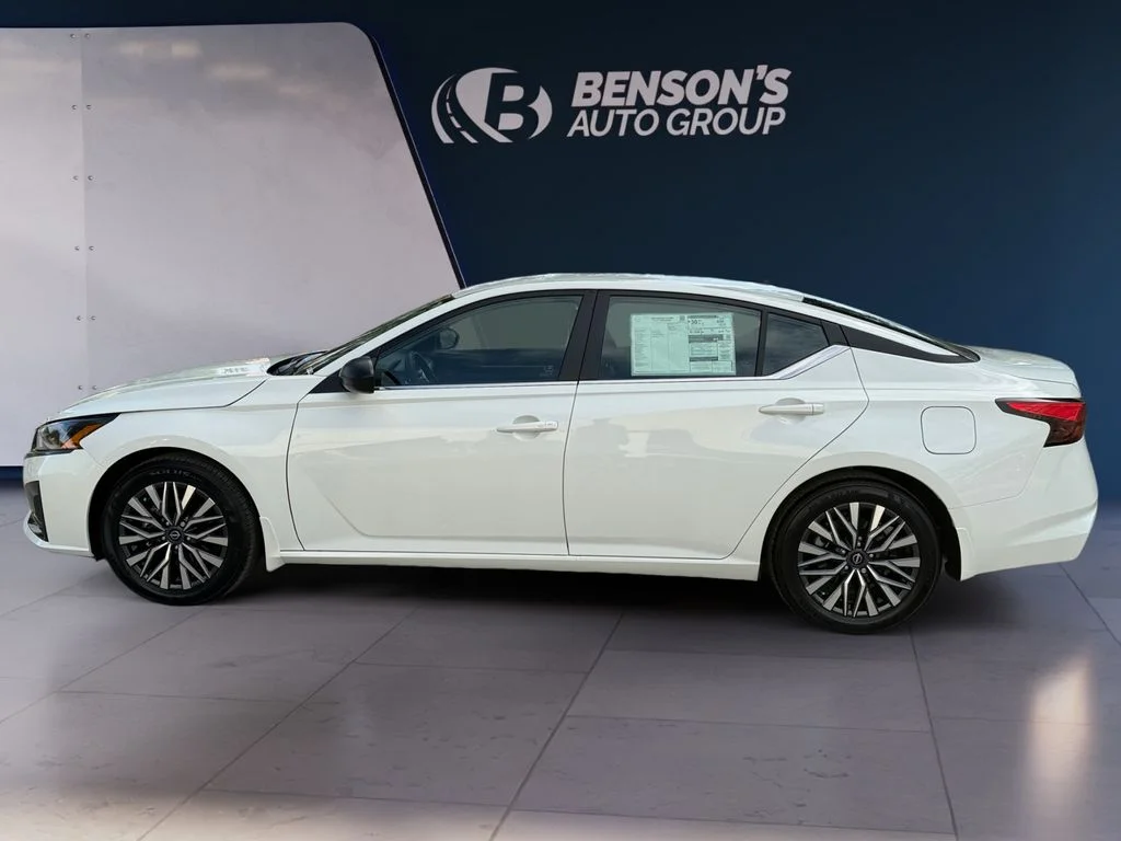 New 2026 White Nissan 2.5 SV image 2