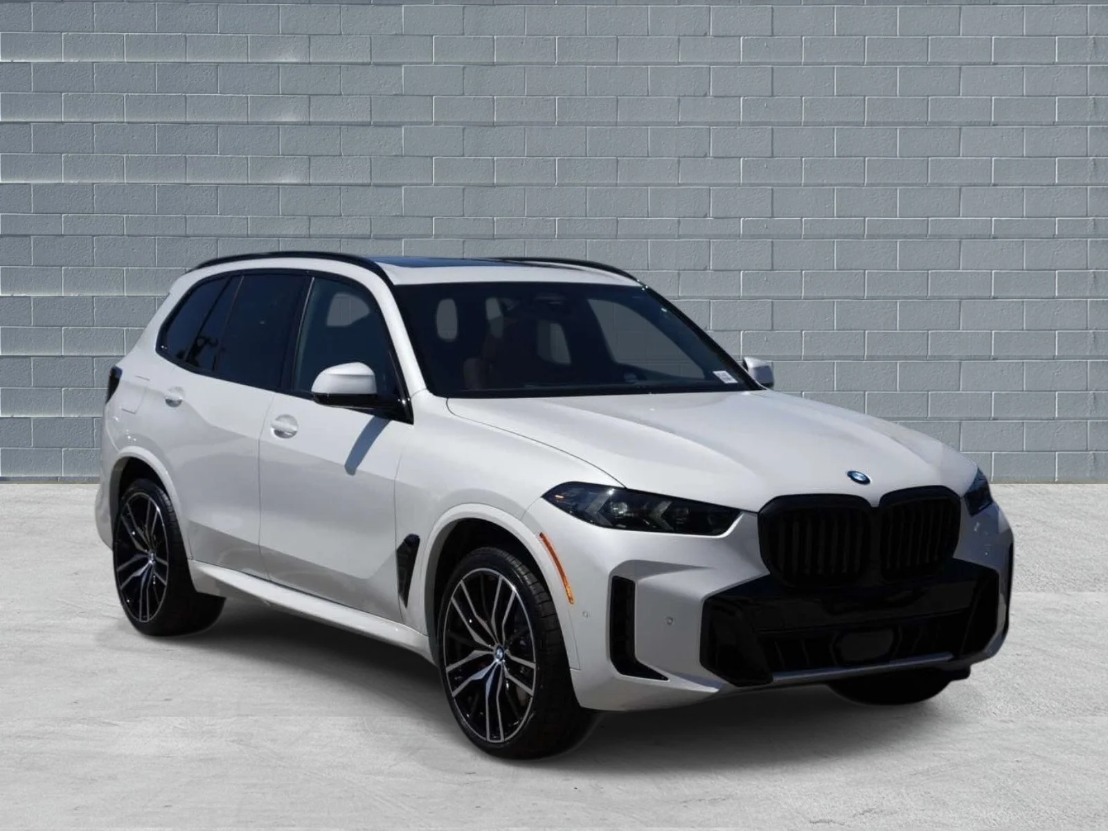 New 2026 Mineral White Metallic BMW sDrive40i image 1