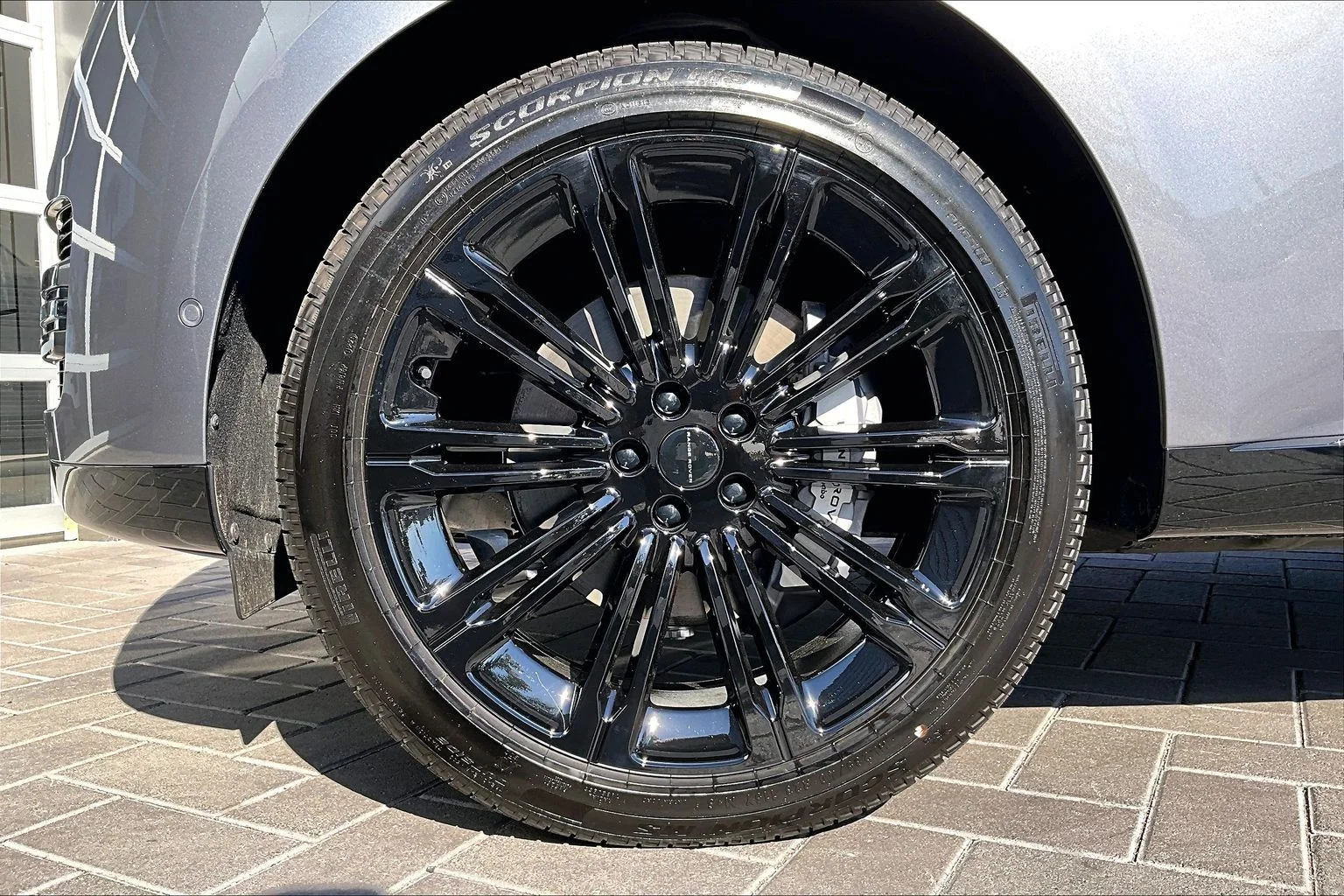 New 2026 Eiger Grey Land Rover SE image 12
