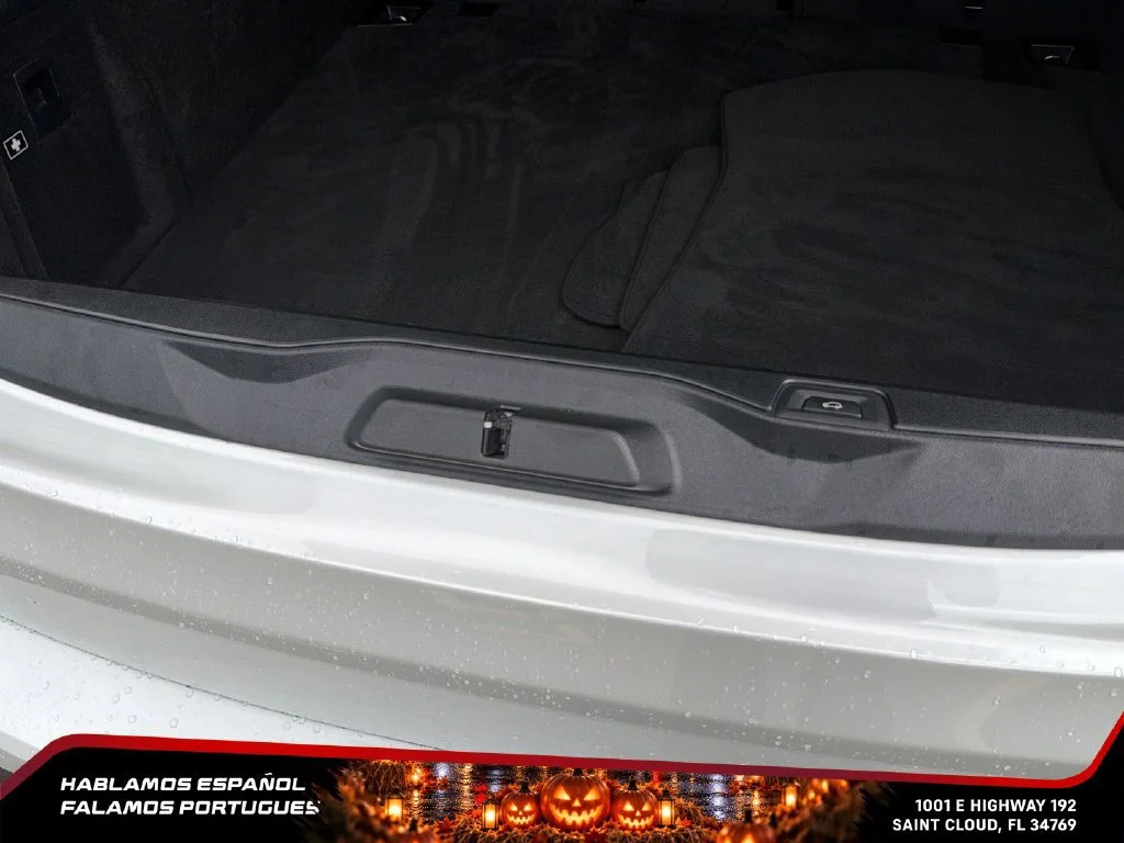 Used 2024  BMW xDrive40i image 30