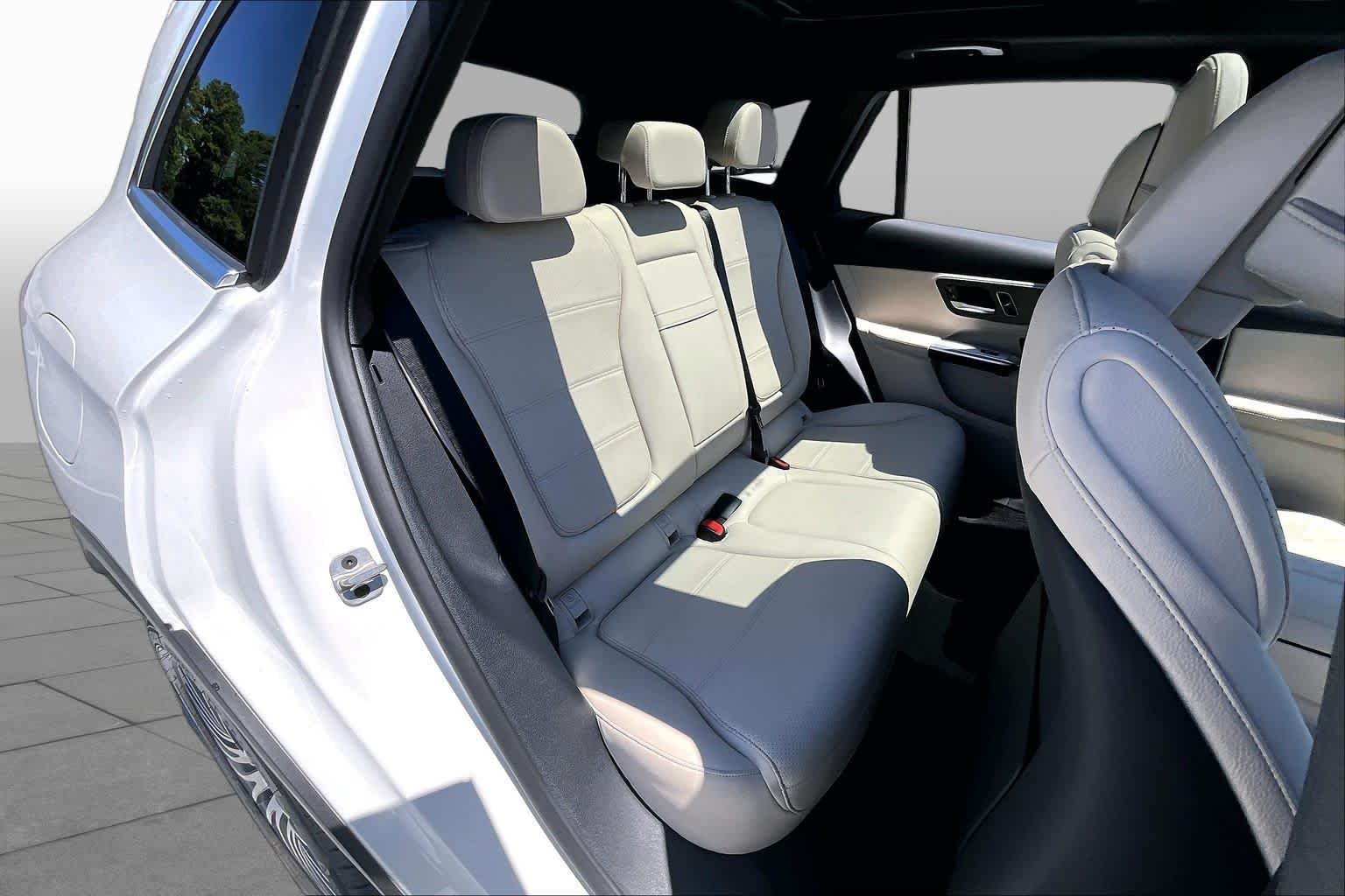 Used 2026 Polar White Mercedes-Benz GLC 300 image 19