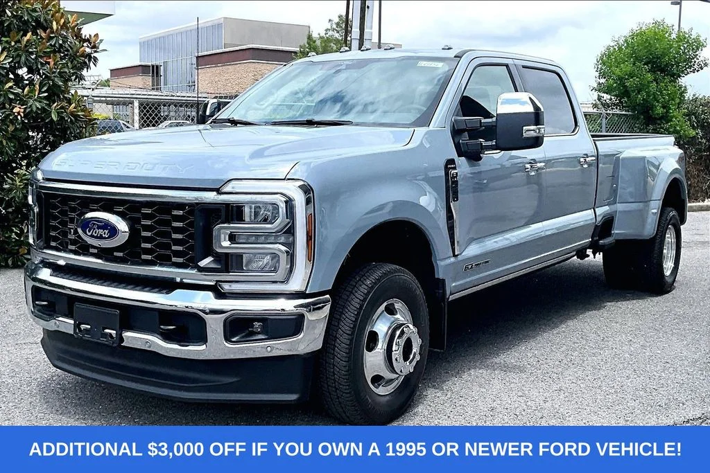 2026 Ford Super Duty F-350 Lariat