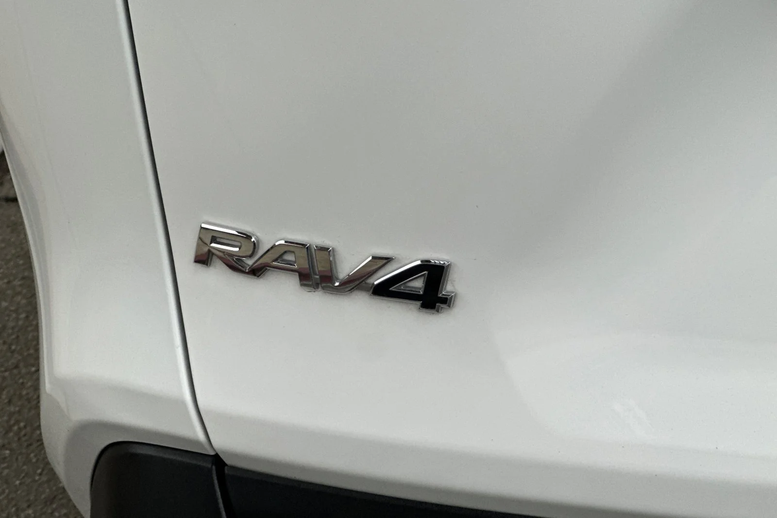 Certified Used 2025 White Toyota XLE image 17