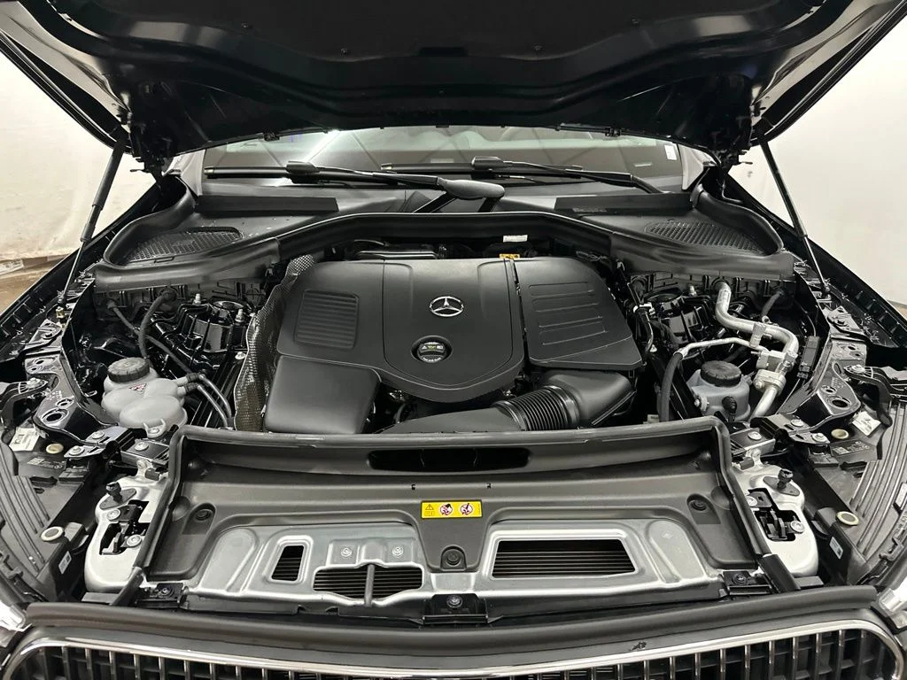 New 2026 Black Mercedes-Benz GLC 300 image 12