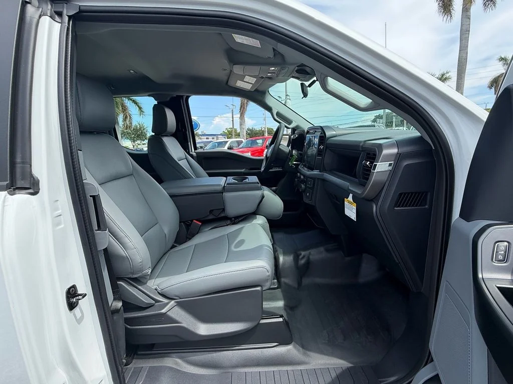 New 2026 Oxford White Ford XL image 14