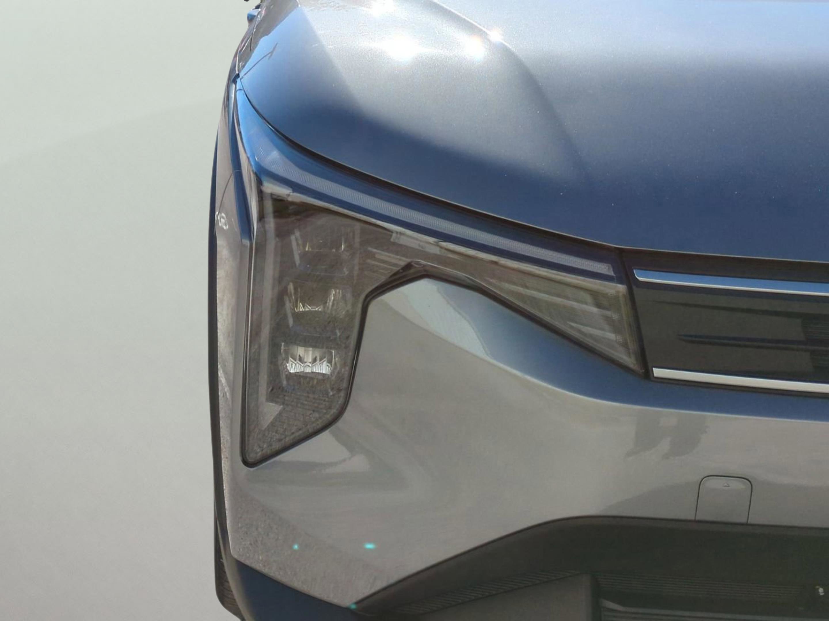 New 2026 Steel Gray Kia LXS image 49