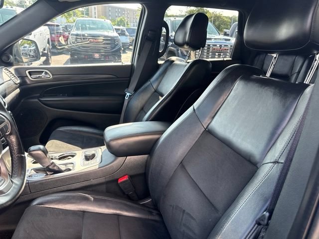 Used 2022 Gray Jeep Laredo X image 12