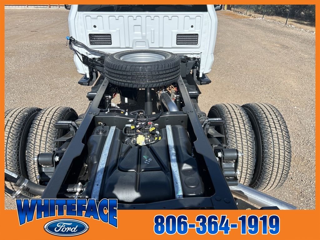 New 2026 Oxford White Ford XL image 7
