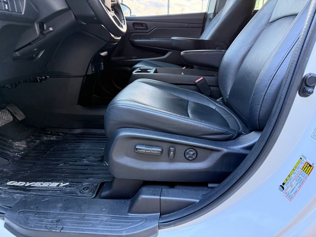 2024 Honda Odyssey EX-L - Photo 14
