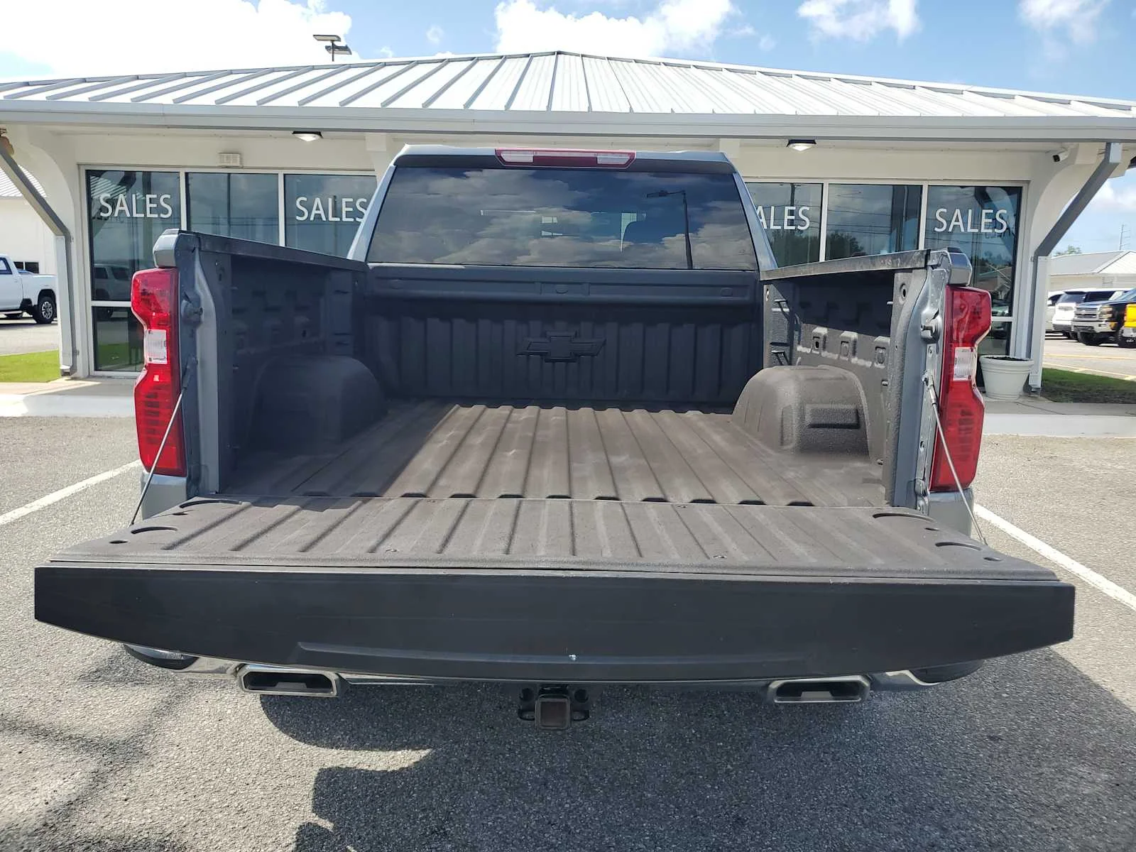 Used 2022 Satin Steel Metallic Chevrolet LT image 5