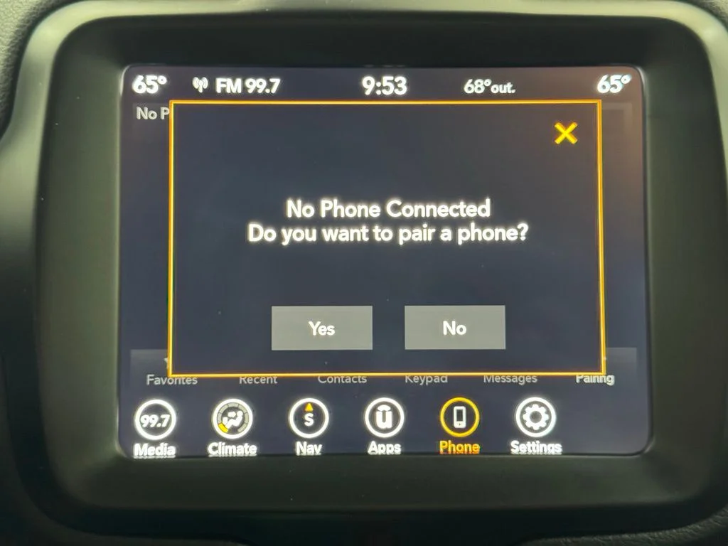 Used 2023 Graphite Gray Jeep Latitude image 25
