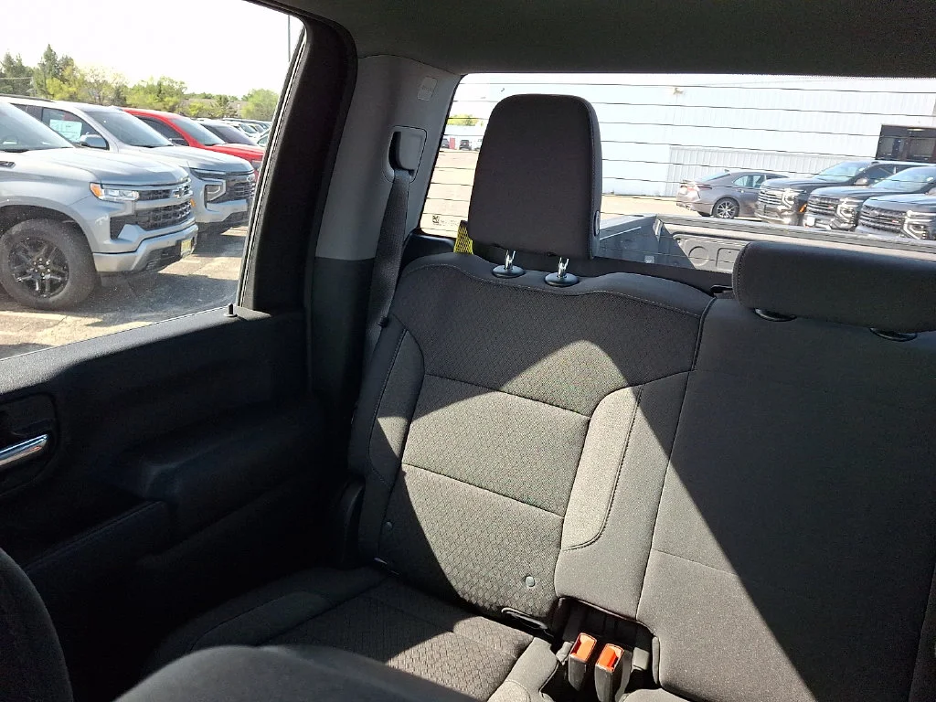 Used 2024 White Chevrolet Custom image 19