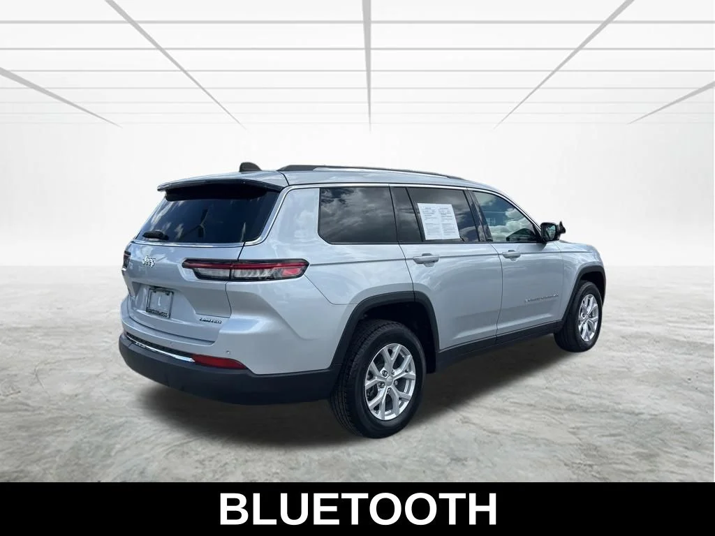 Used 2024 Silver Jeep Limited image 5