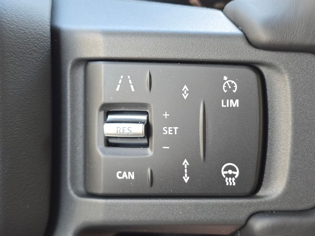 New 2026 Fuji White Land Rover S image 34