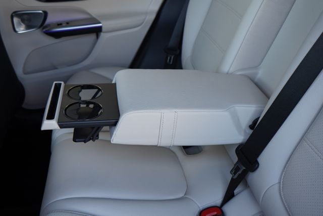 New 2026 Verde Silver Metallic Mercedes-Benz GLC 300 image 28