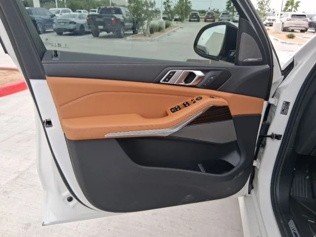 2026 BMW X5 40i - Photo 14