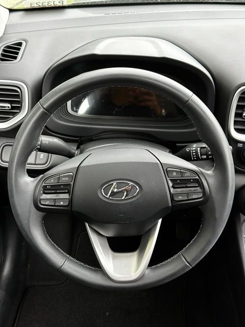 2025 Hyundai Venue SEL - Photo 23