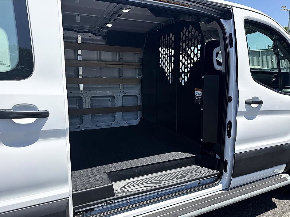 Used 2025 Oxford White Ford Base image 20
