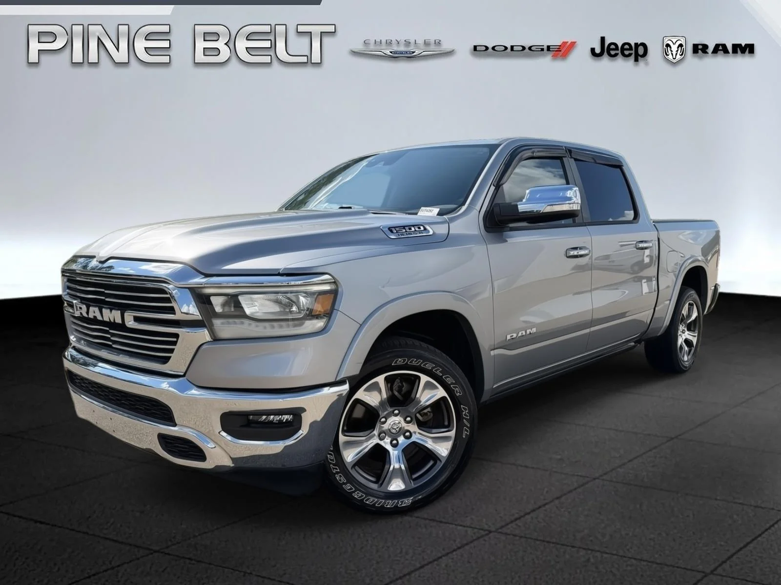 2022 RAM 1500 Laramie 4x4 Crew Cab 5'7's photo