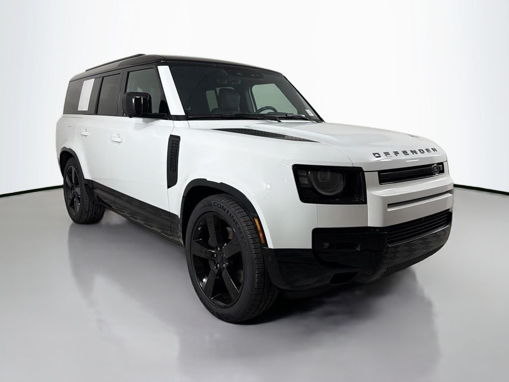 New 2026 Fuji White Land Rover X-Dynamic SE image 3