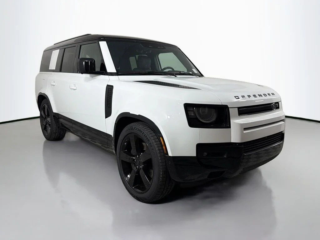 New 2026 Fuji White Land Rover X-Dynamic SE image 3