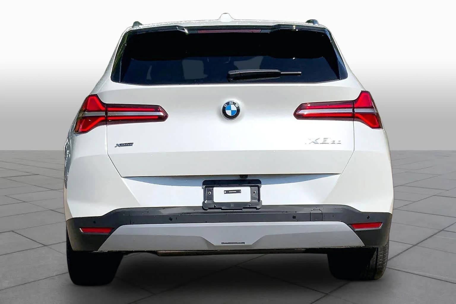 New 2026 Mineral White Metallic BMW 30 xDrive image 4