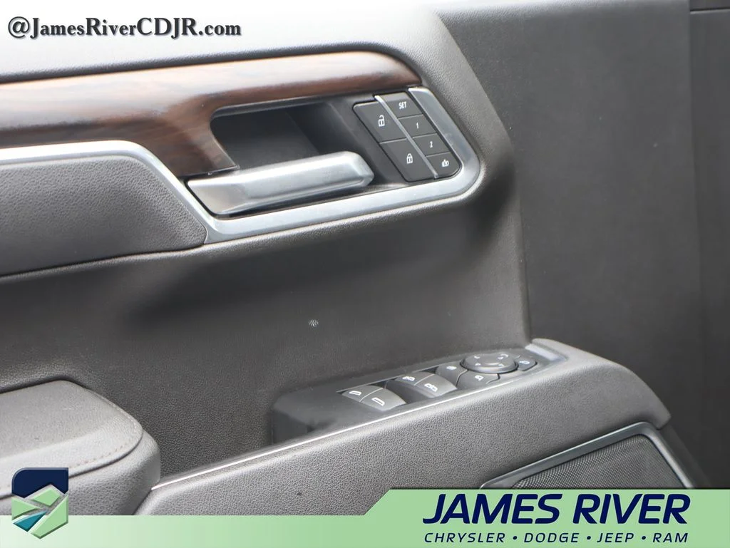 Used 2025 Silver GMC SLT image 21