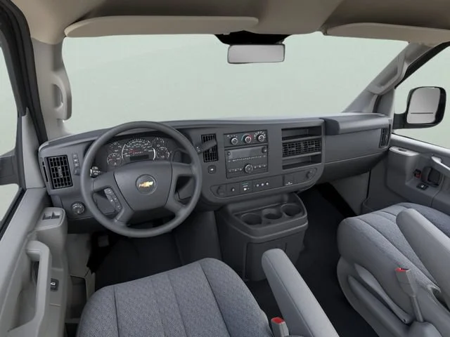 New 2025 Summit White Chevrolet 1WT image 18