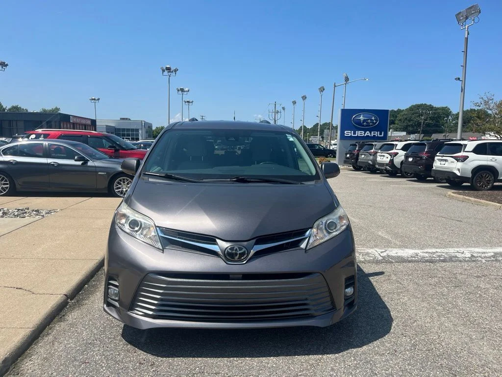 Used 2020 Gray Toyota XLE image 8