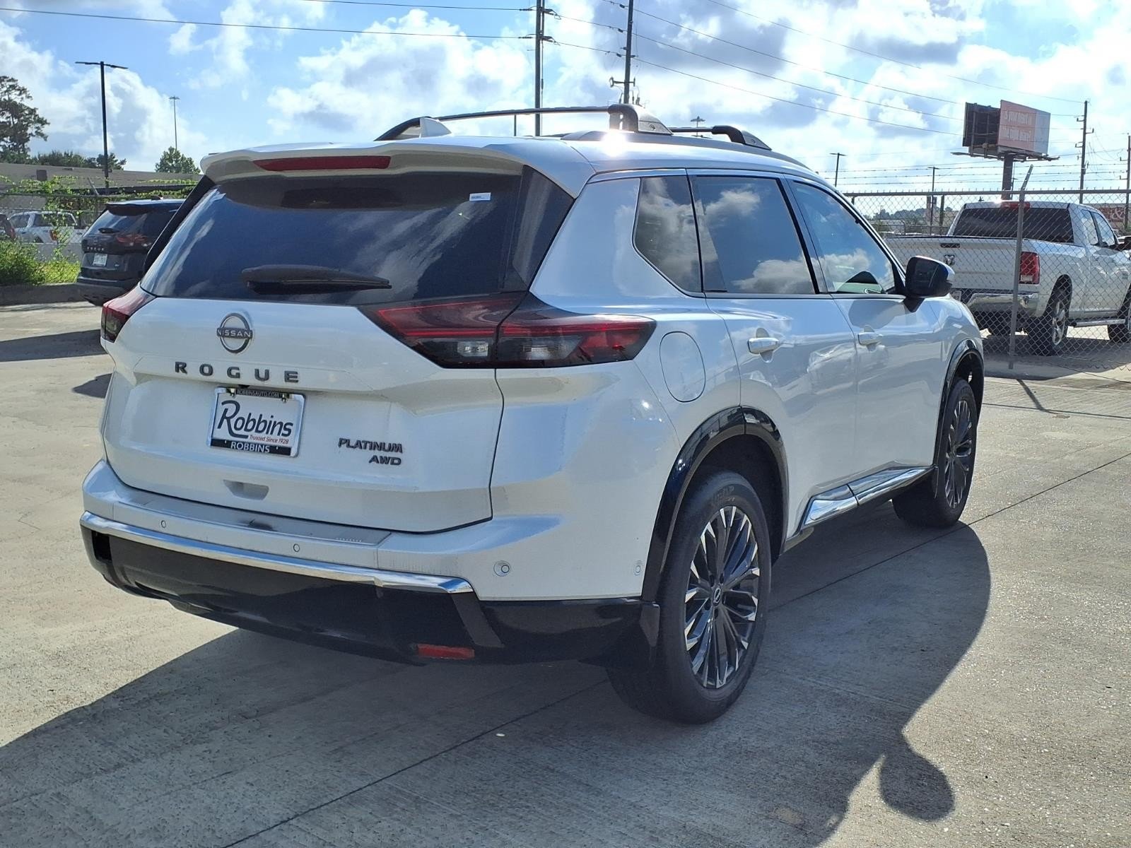 2026 Nissan Rogue photo 2 of 22
