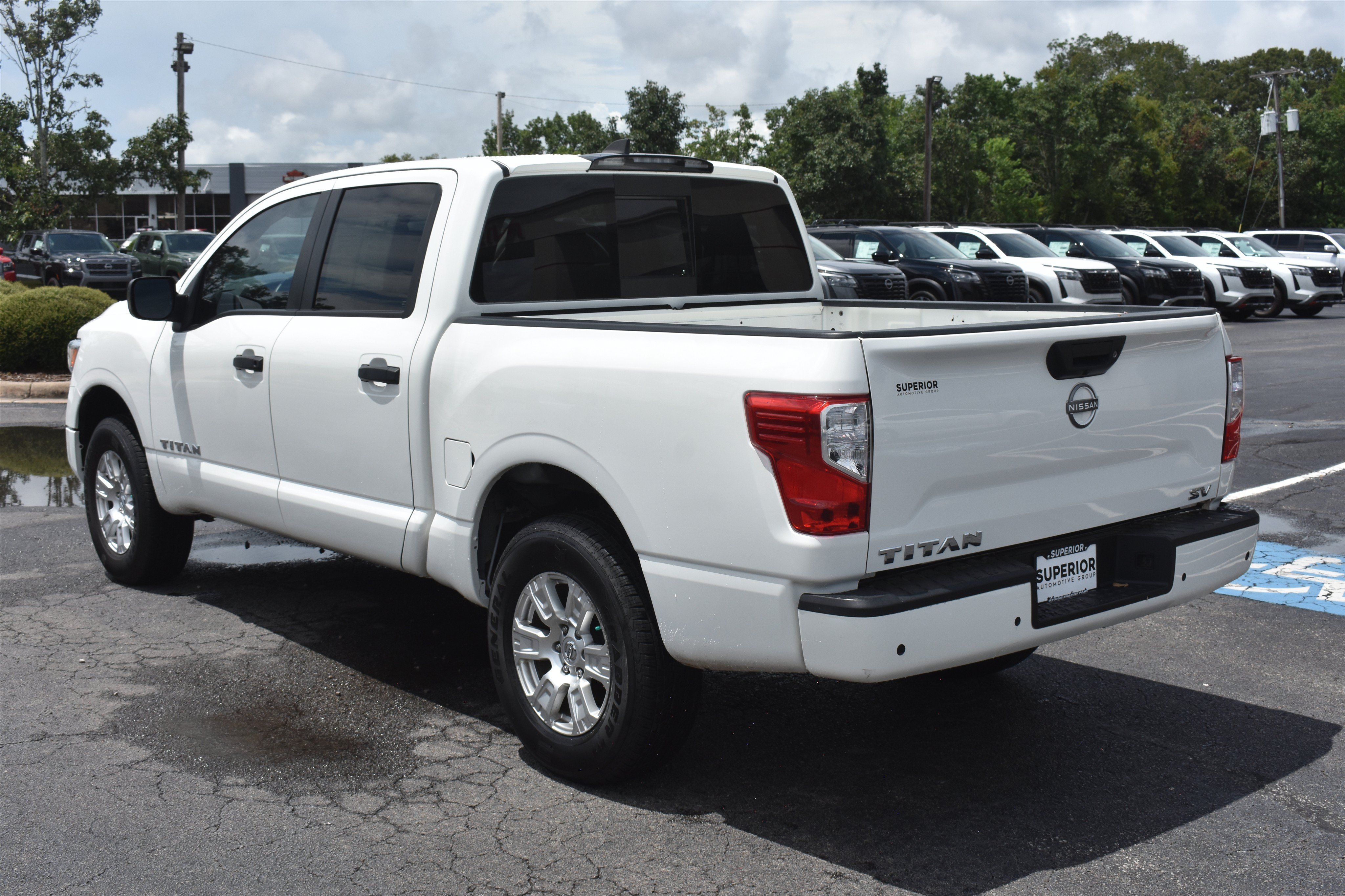 Used 2023 Glacier White Nissan SV image 8