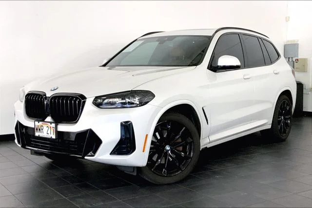 Used 2023 Mineral White Metallic BMW sDrive30i image 1