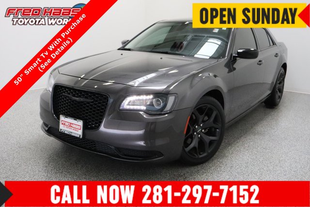 2023 Chrysler 300 RWD Touring 3.6L