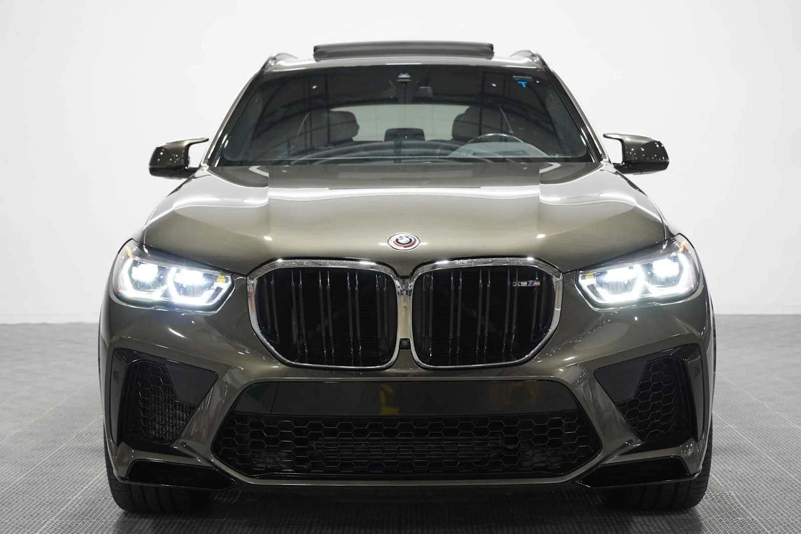 Used 2022 Manhattan Green Metallic BMW  image 2