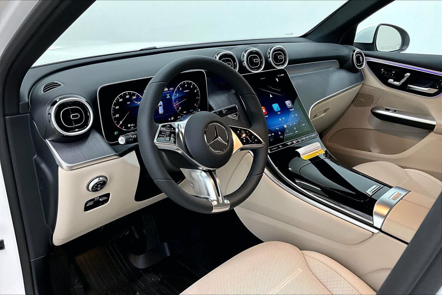 New 2026 Polar White Mercedes-Benz GLC 300 image 8