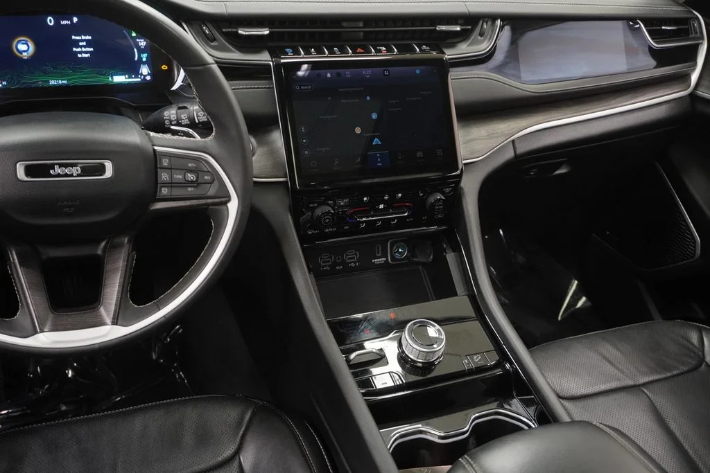 Used 2022 White Jeep 4xe image 28