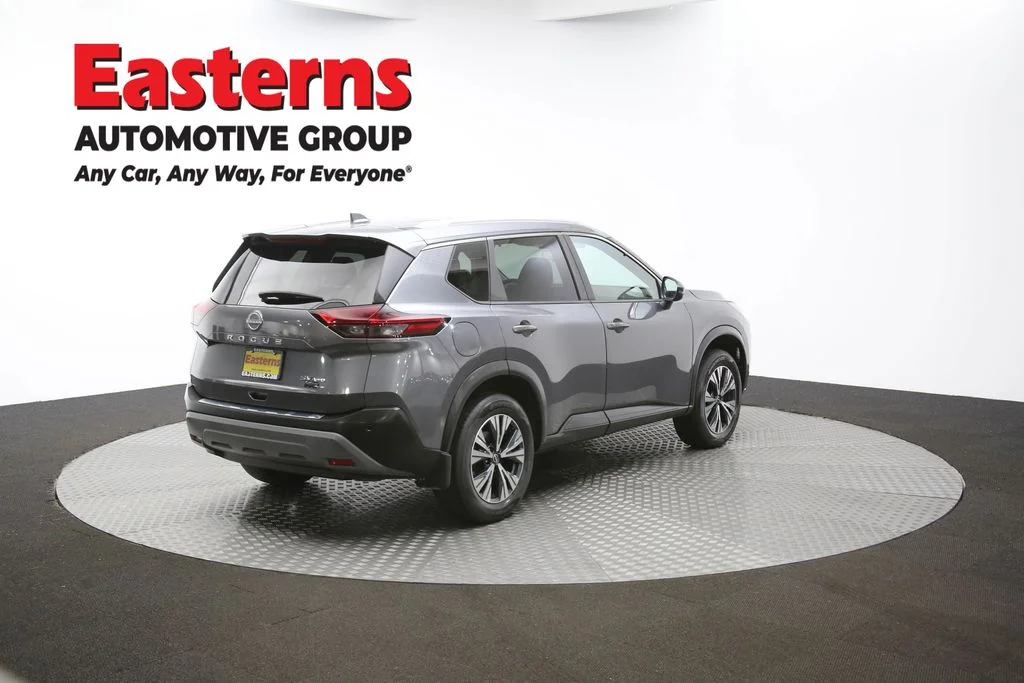Used 2022 Gray Nissan SV image 39