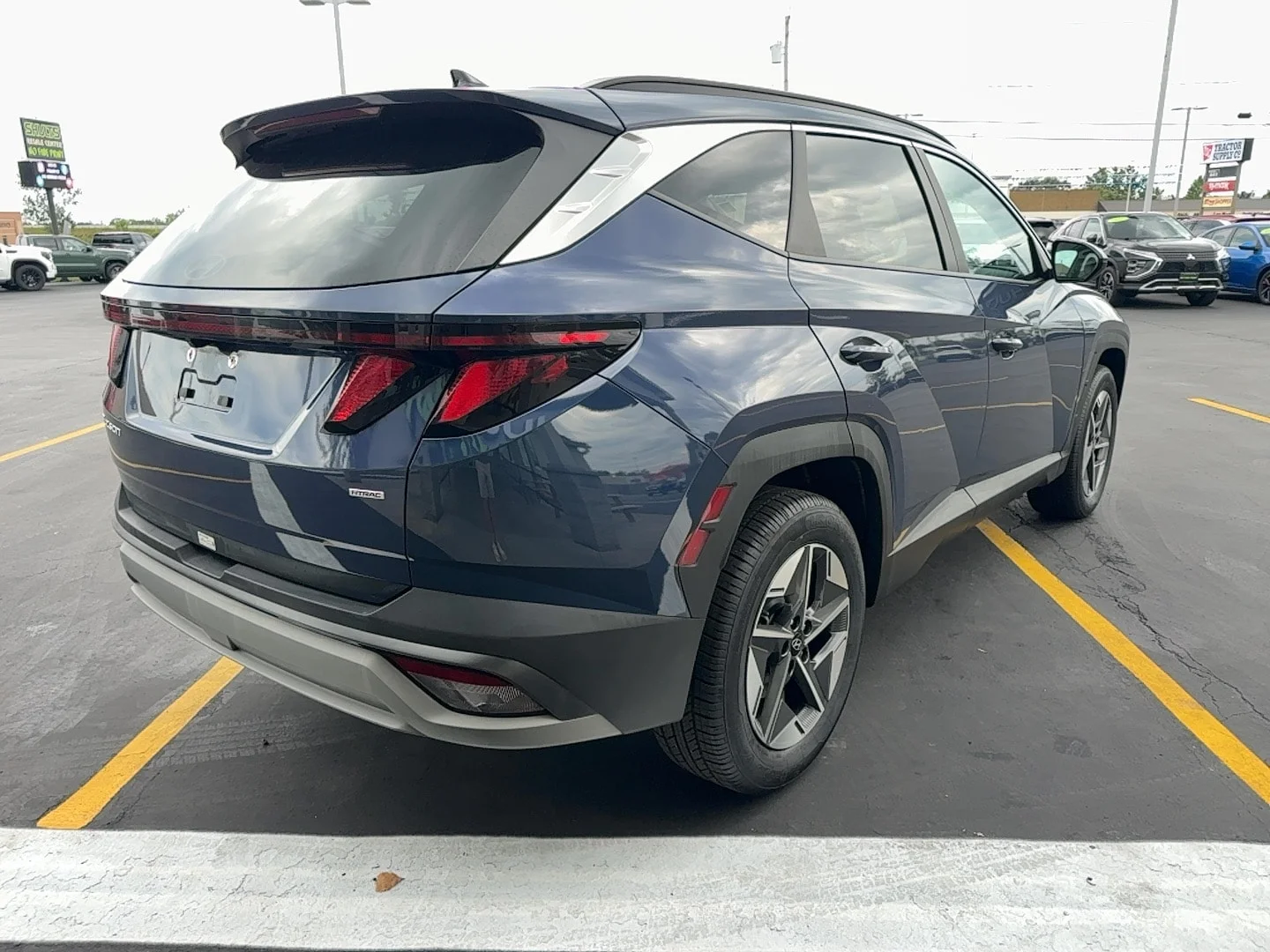 Used 2025 Atlantis Blue Hyundai SEL image 6