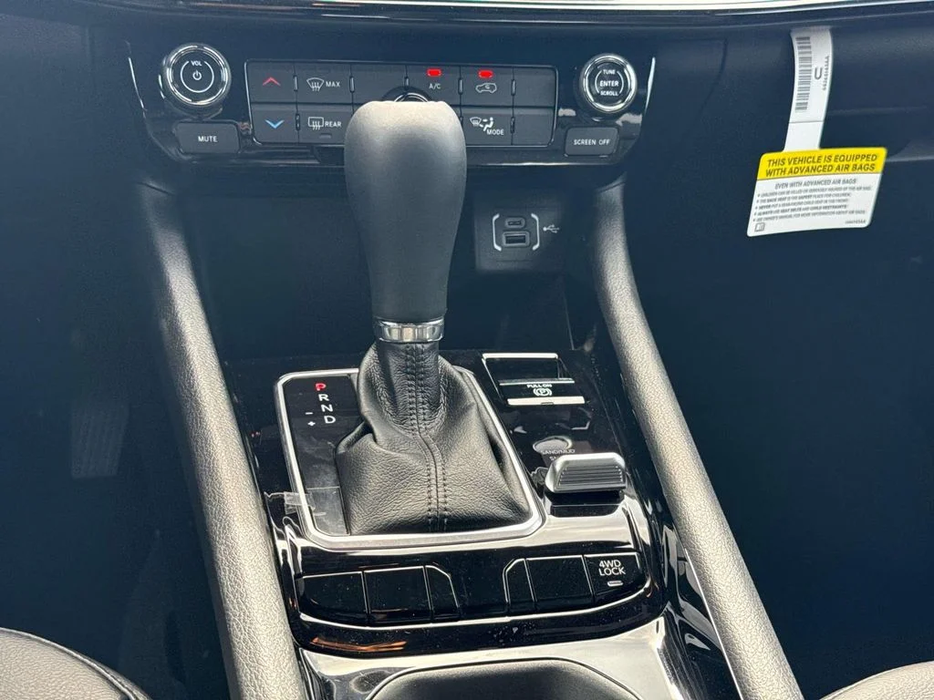 New 2026 Blue Jeep Latitude image 19