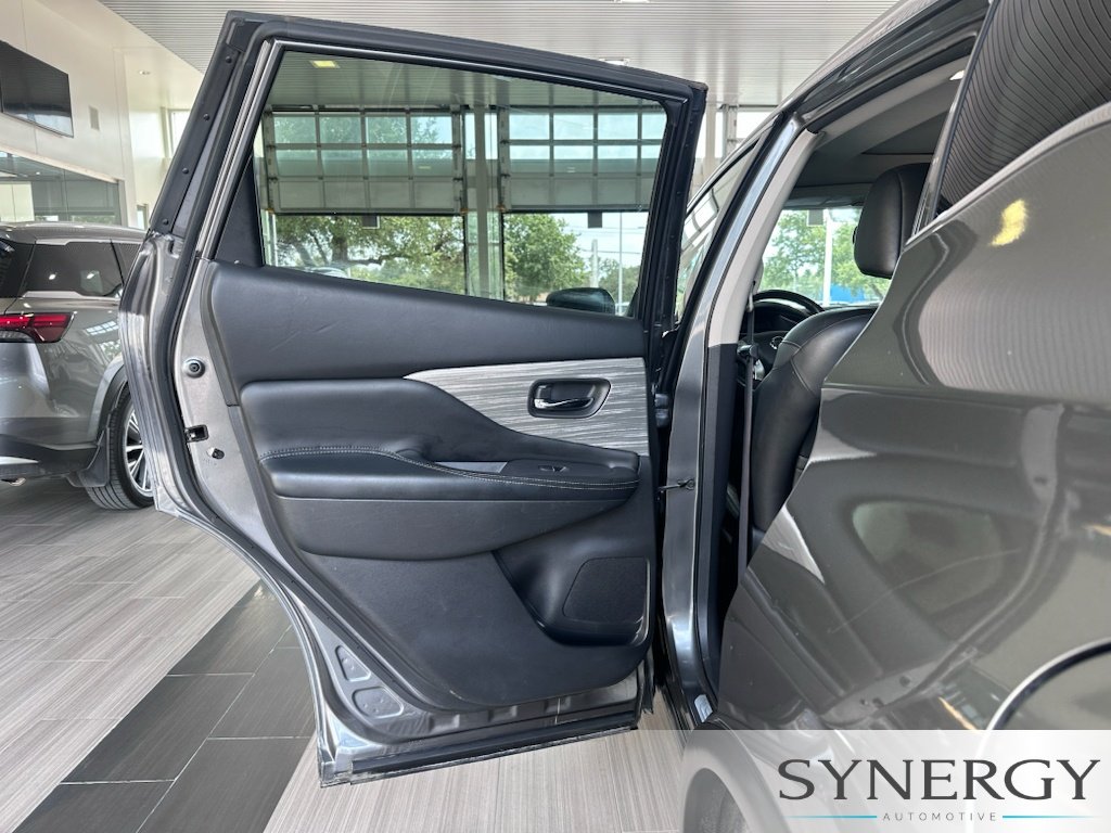 Used 2016 Gun Metallic Nissan Platinum image 22