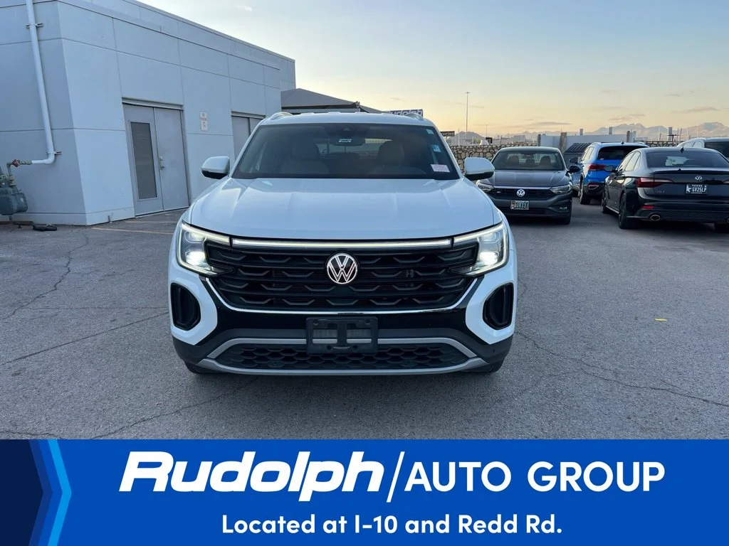 Used 2024 White Volkswagen 2.0T SE w/Technology image 8